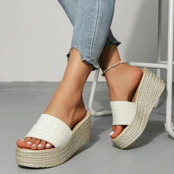 Ladies' Wedge Platform Woven Embroidery Multicolor Holiday Style Sandals - Picture 3 of 6